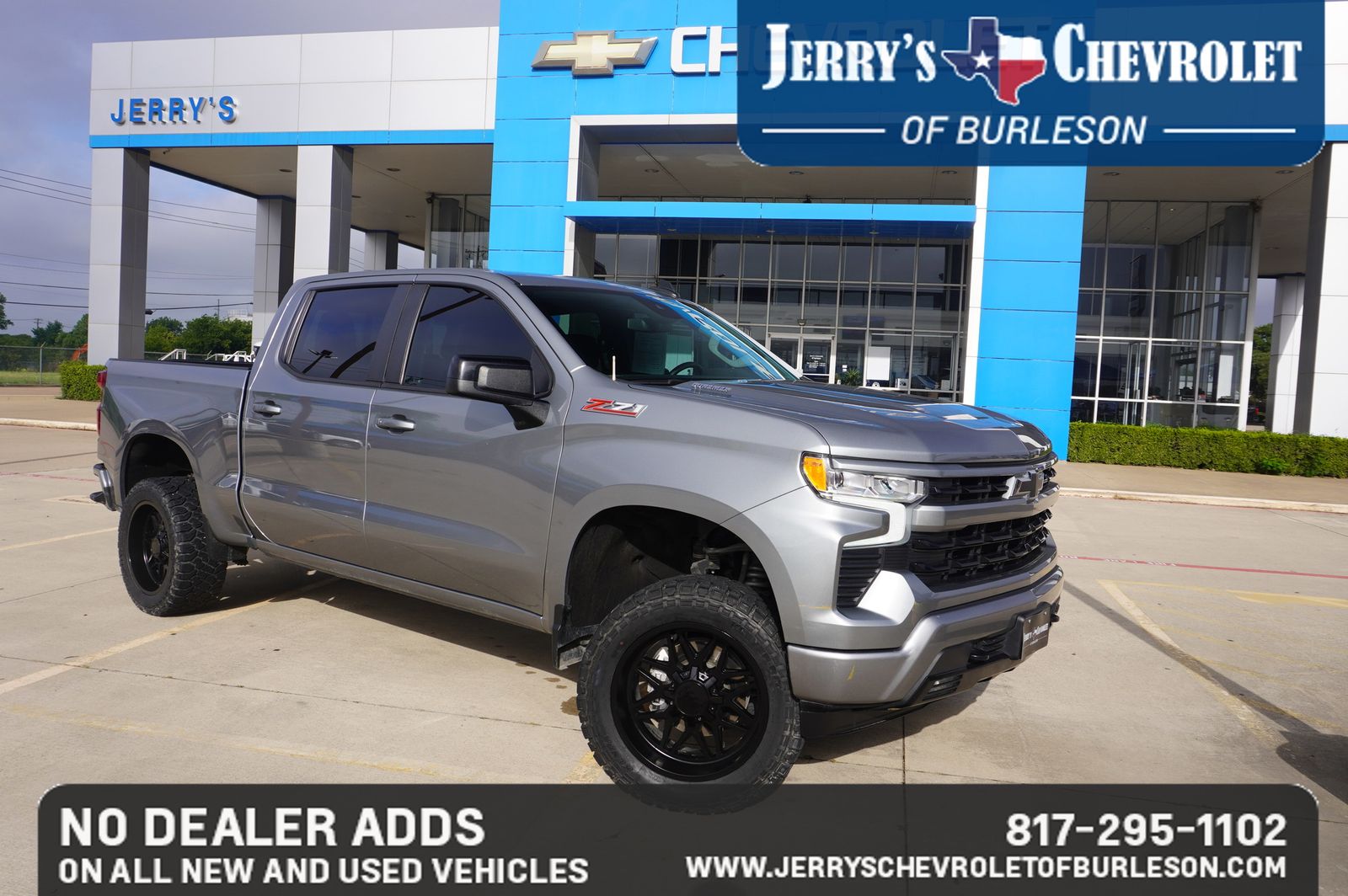Sterling Gray Metallic 2023 Chevrolet Silverado 1500 Pickup Truck Four-Wheel Drive Automatic