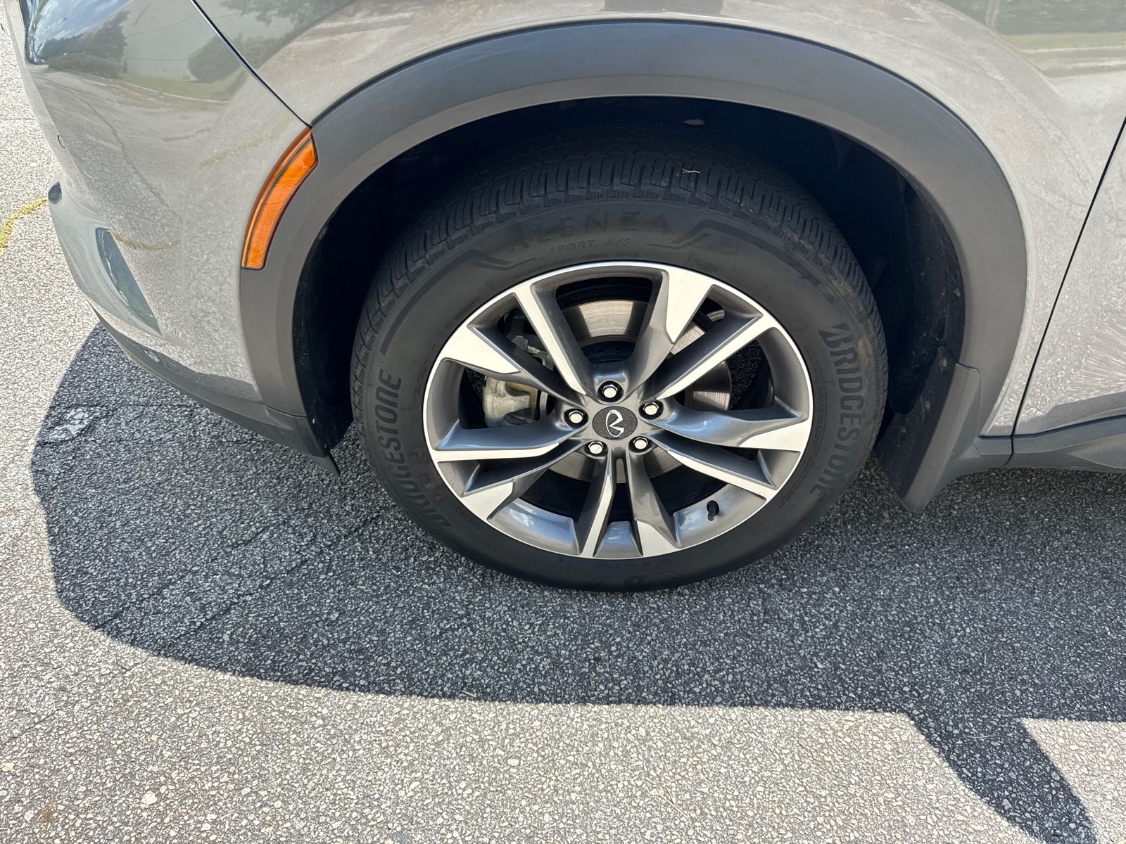 Used 2024 Gray INFINITI LUXE image 11