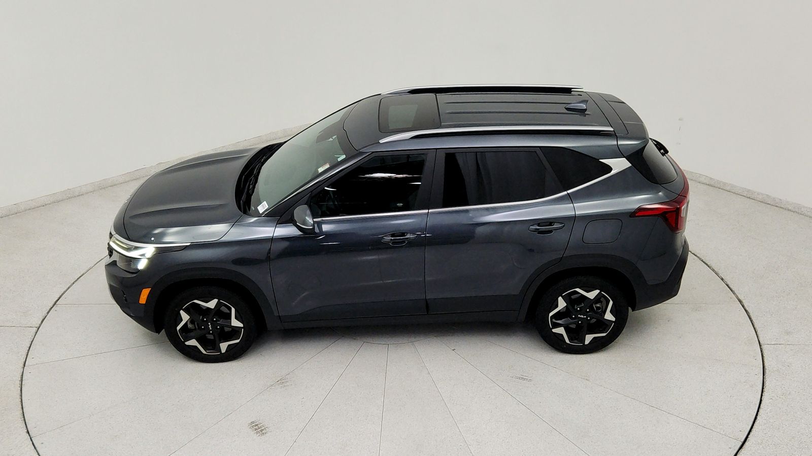 Used 2024 Gray Kia EX image 17