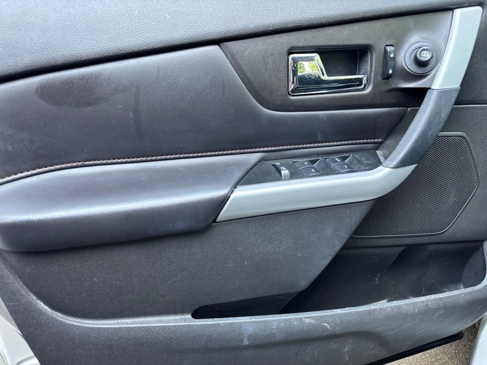 Used 2014 Ingot Silver Metallic Ford Limited image 28