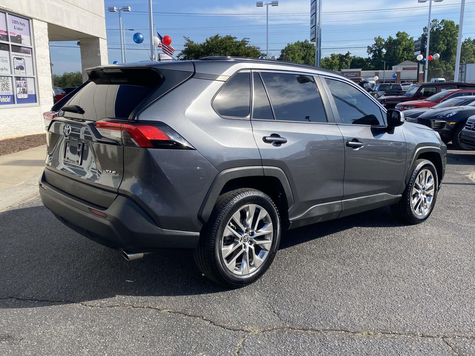View vehicle photo 7