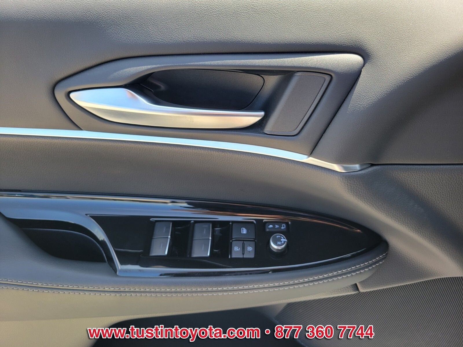 Used 2024 White Toyota XLE image 17