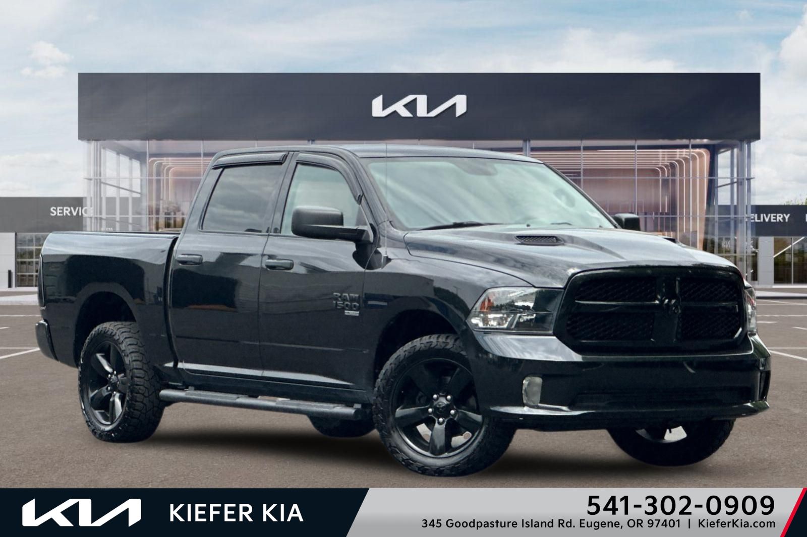 Brilliant Black Crystal Pearlcoat 2019 RAM 1500 Pickup Truck Four-Wheel Drive 8-Speed Automatic