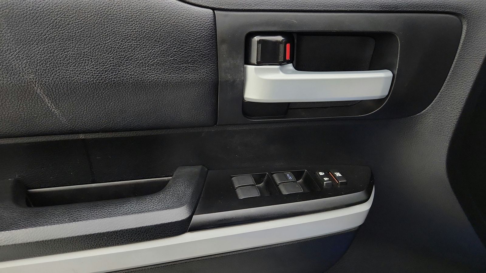 Used 2021 Blue Toyota SR5 image 30