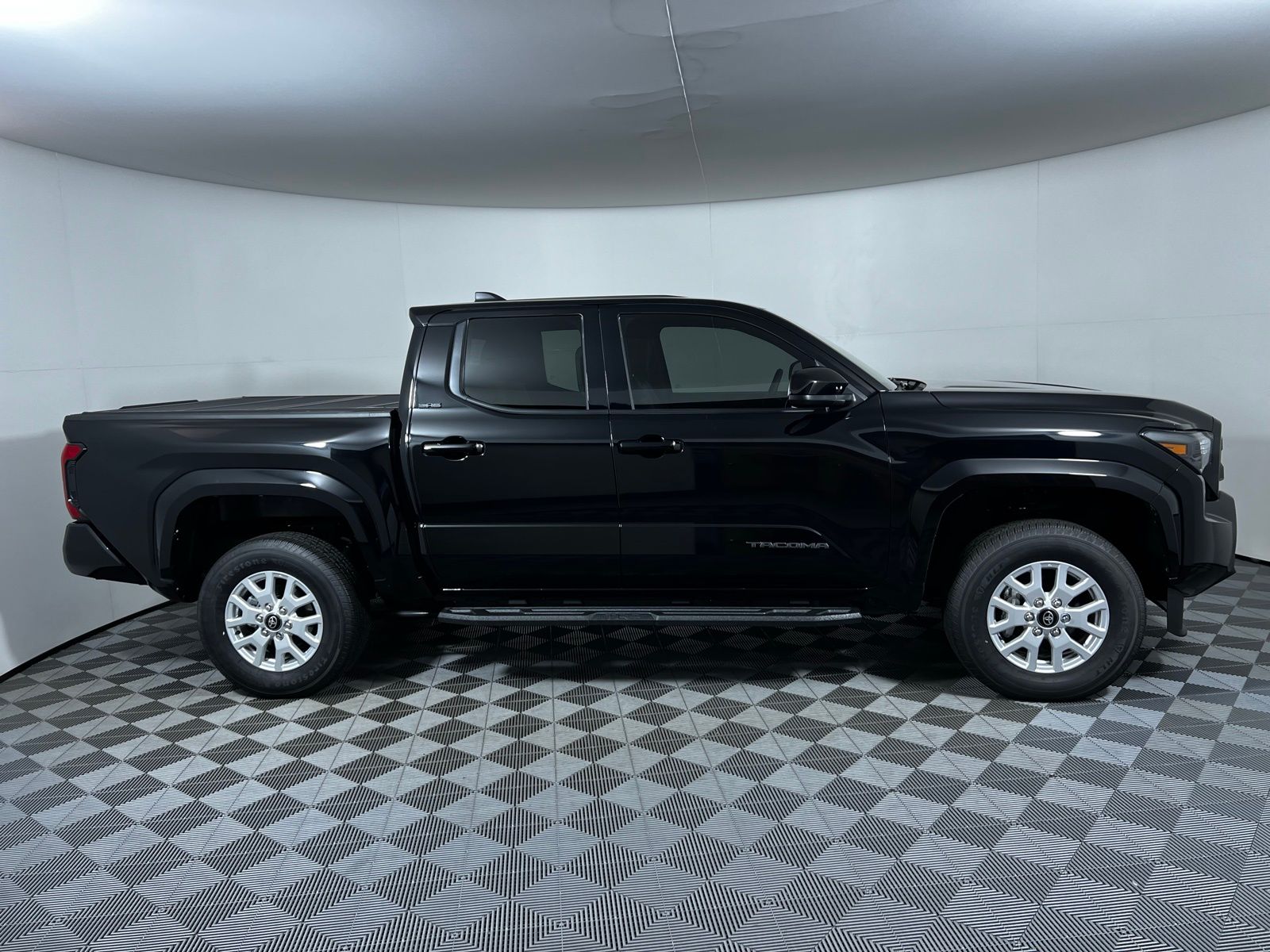 Thumbnail: 2025 Toyota Tacoma - 13