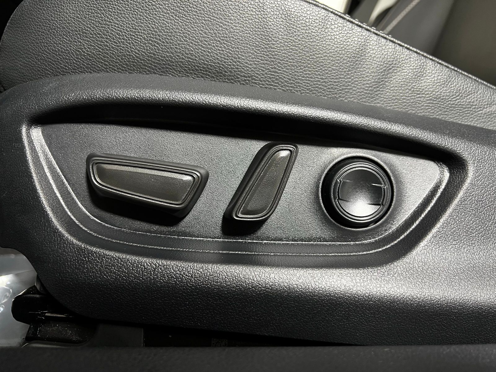 Thumbnail: 2025 Toyota Camry - 14