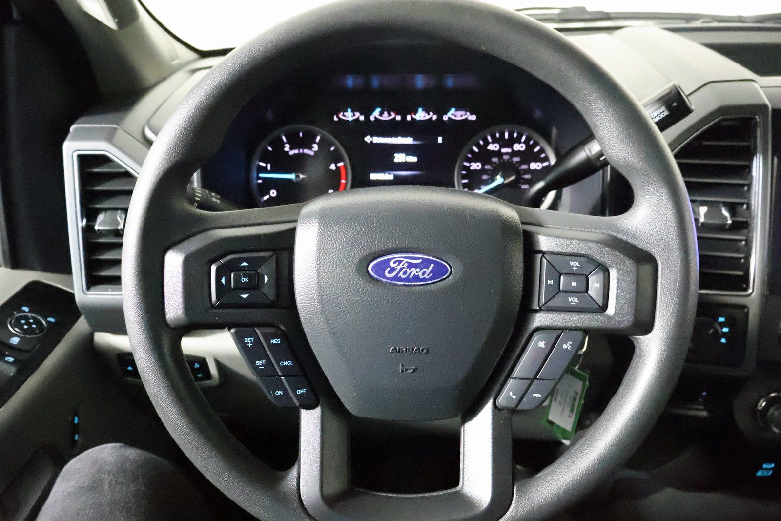 2022 Ford F-350SD XLT photo