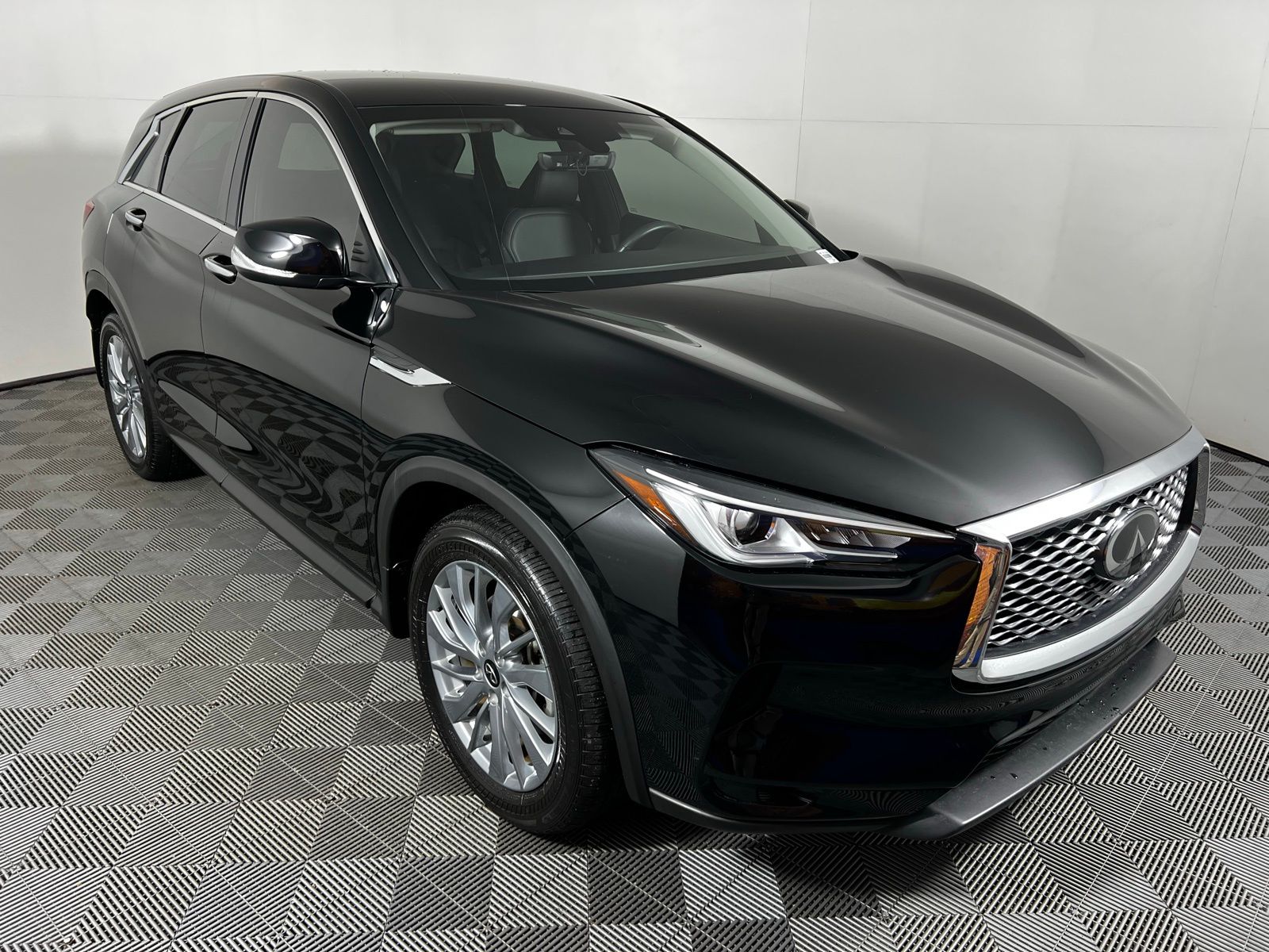 Thumbnail: 2024 INFINITI QX50 - 3