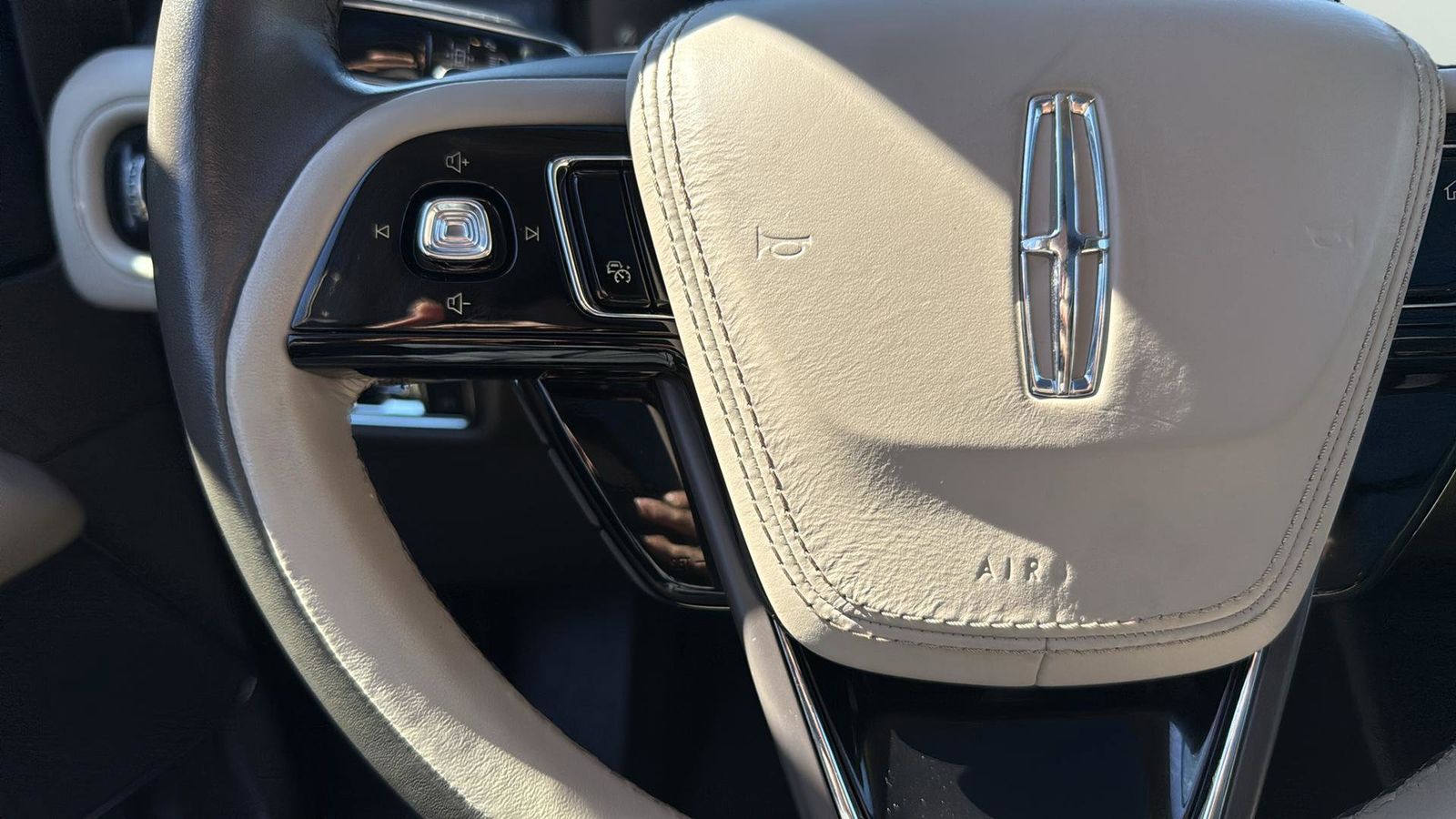 Used Car 2023 Lincoln Aviator  Reserve For Sale Under $50,000 In Austin, Texas