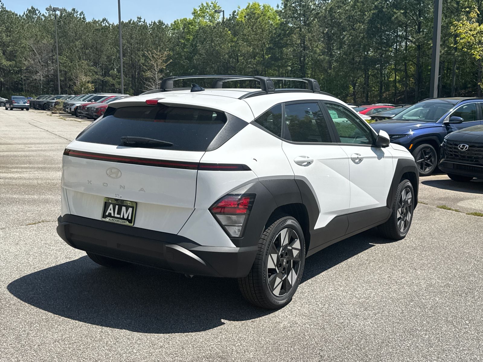 2025 Hyundai Kona SEL photo 4