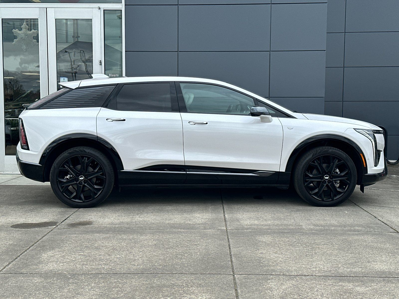 Used 2025 Cadillac OPTIQ Sport 1 with VIN 3GYK3EMR8SS152796 for sale in Wilsonville, OR