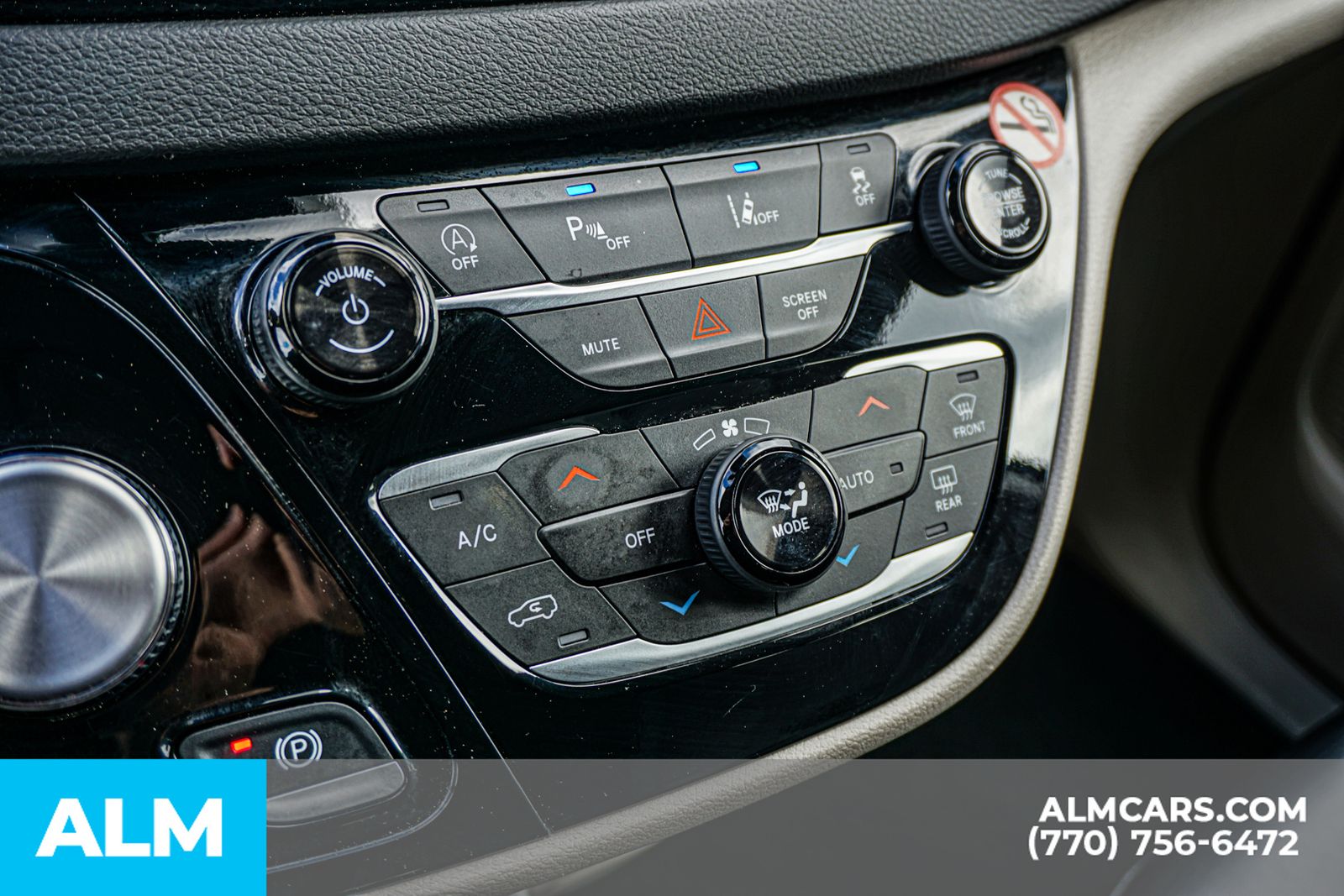 Used 2024 Black Chrysler Touring L image 43