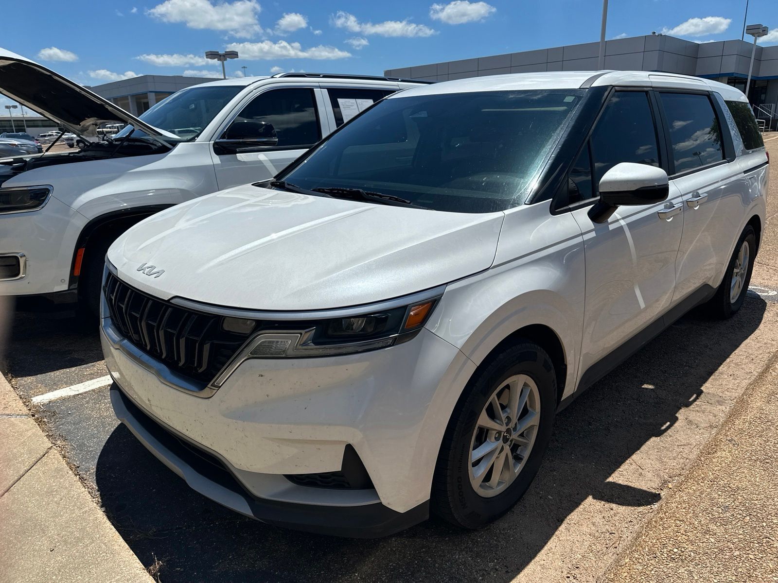 Snow White Pearl 2024 Kia Carnival LX FWD Minivan Front-Wheel Drive 8-Speed Automatic