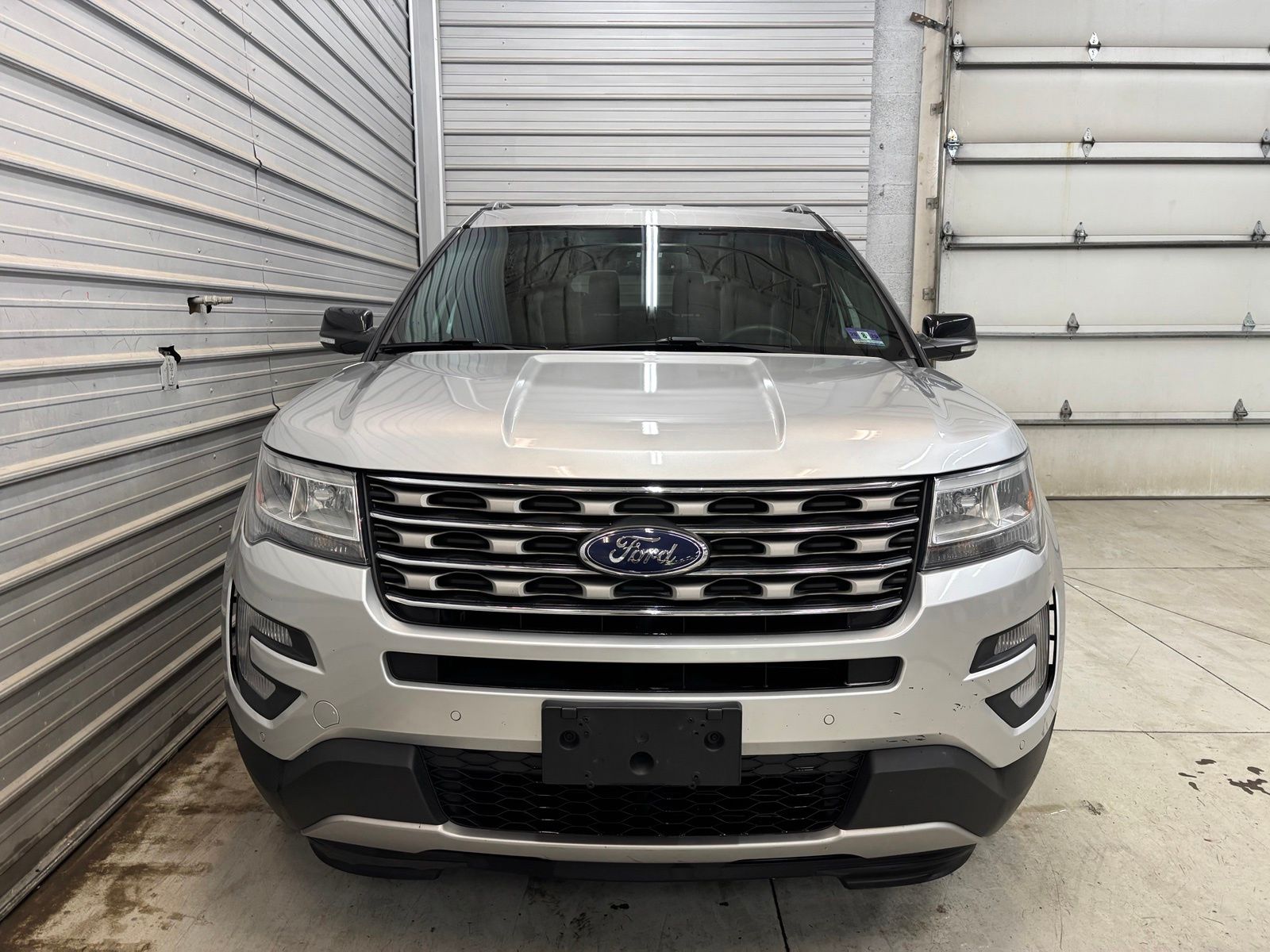 2017 Ford Explorer XLT - Image 2