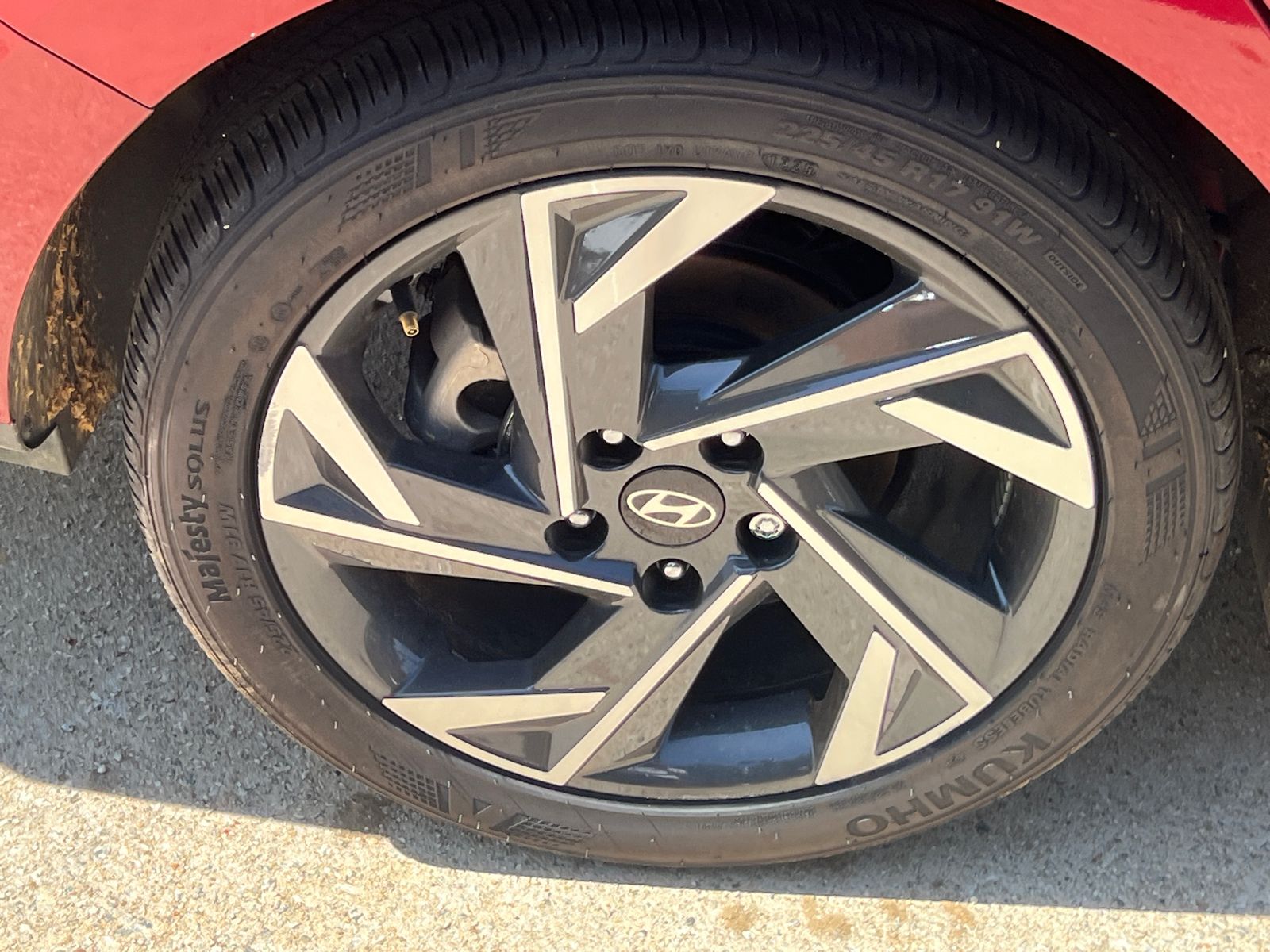 Used 2025 Red Hyundai SEL Sport image 17