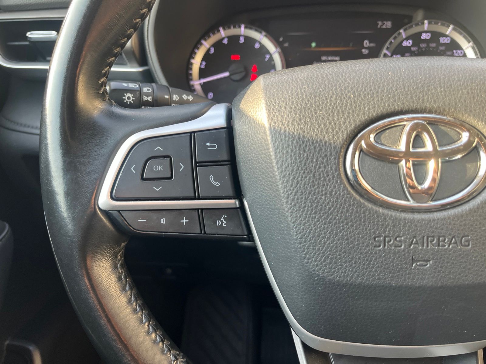 Used Car 2023 Toyota Highlander  Le For Sale Under $30,000 In Austin, Texas