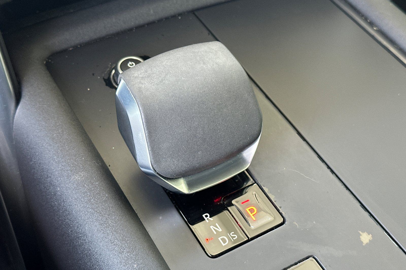 Used 2022  Land Rover S R-Dynamic image 28
