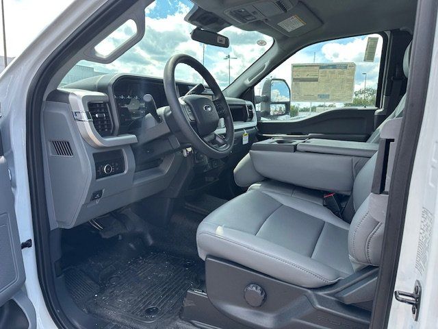 2025 Ford F-350 Super Duty Chassis Cab XL - Photo 16
