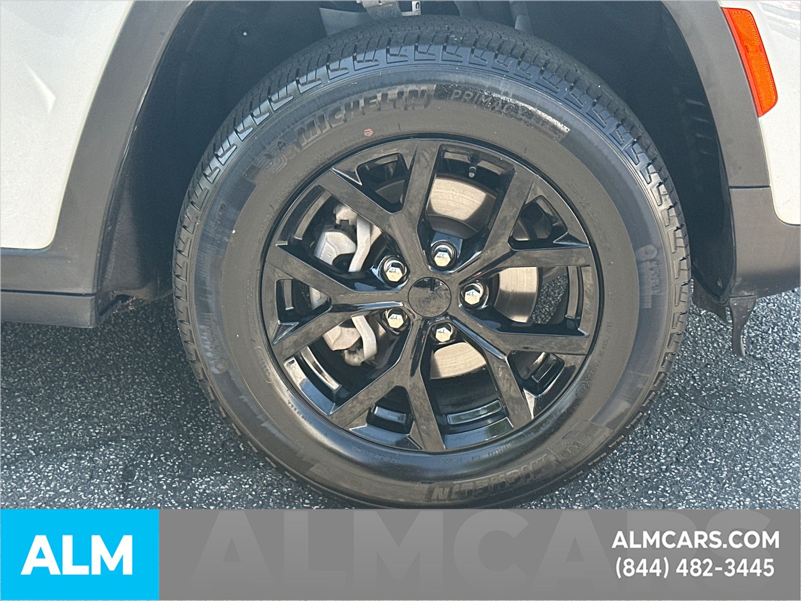 Used 2025 White Jeep Altitude image 14