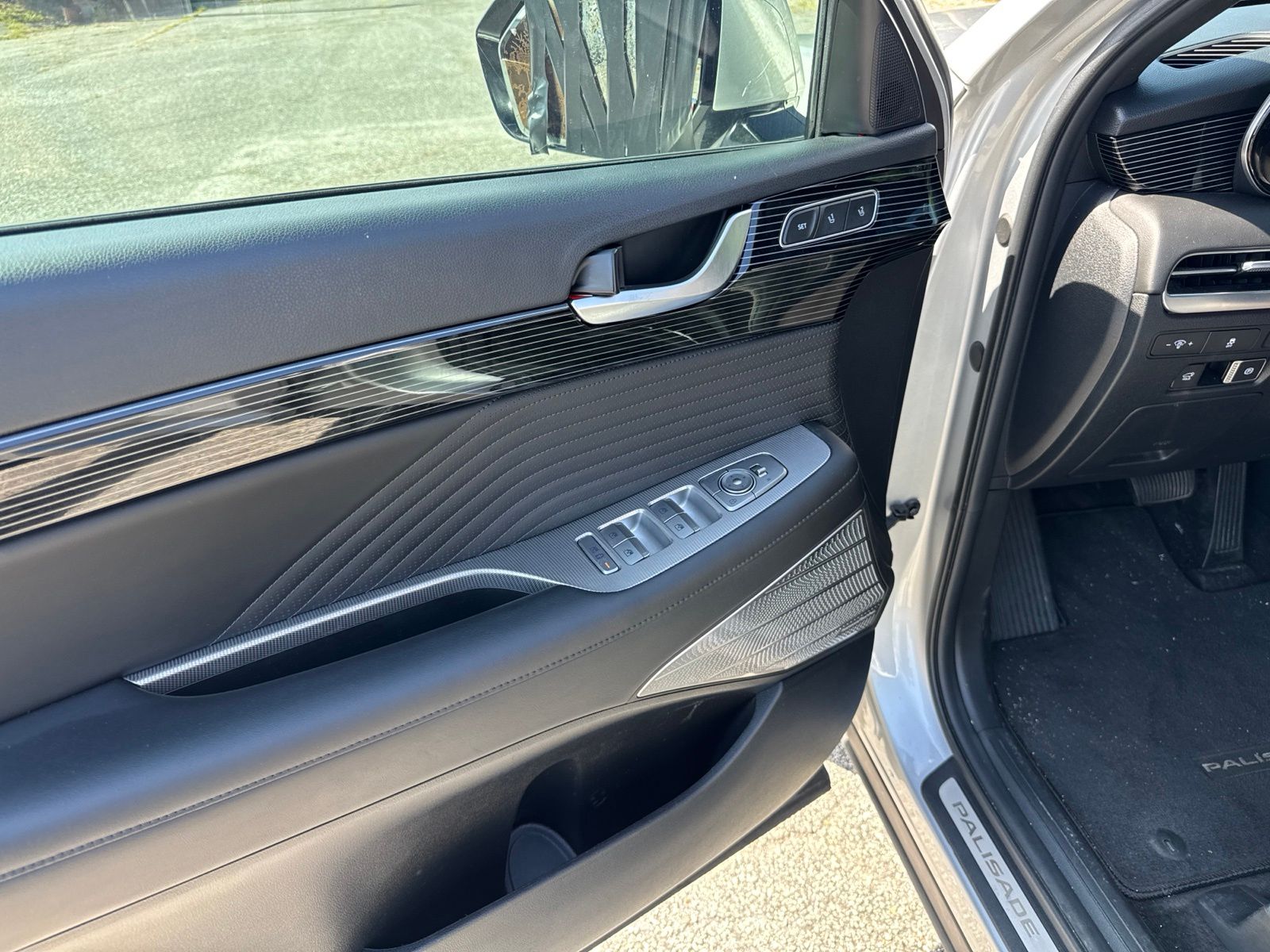 Used 2024 Silver Hyundai Calligraphy image 13