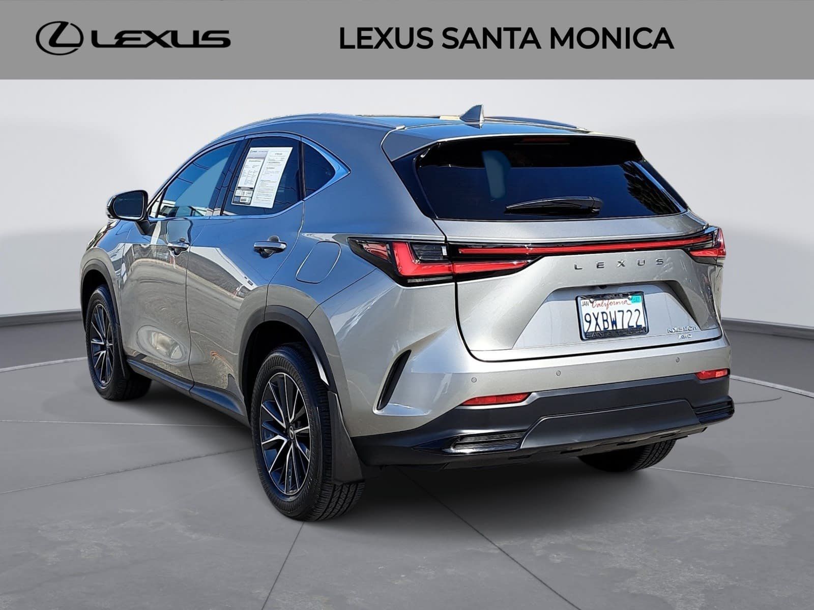 View vehicle photo 7