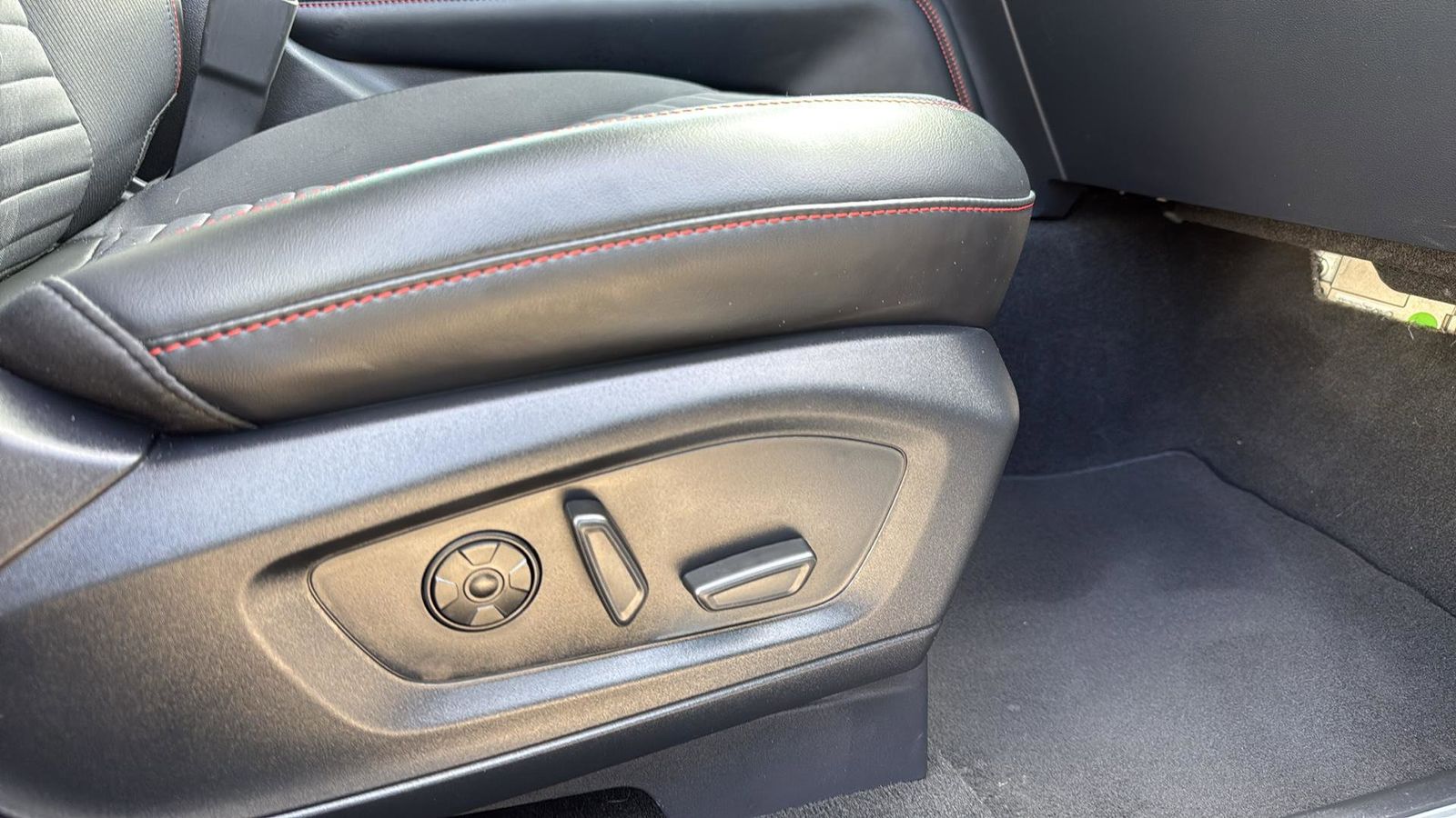 Used Car 2025 Ford Explorer  St-line For Sale Under $40,000 In Austin, Texas