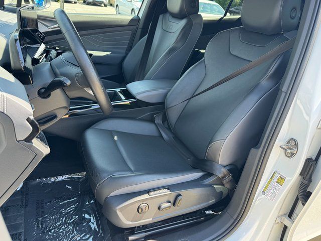 Used 2023 White Volkswagen Pro S image 7