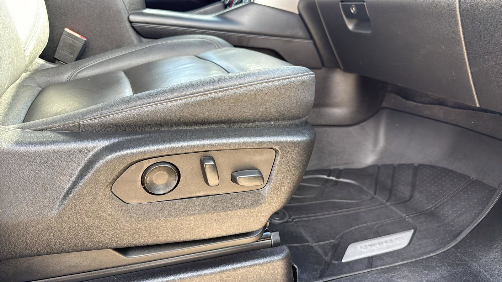 Used Car 2022 Chevrolet Suburban  Z71 For Sale Under $50,000 In Austin, Texas