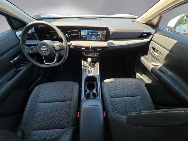Used 2025 White Nissan SV image 3
