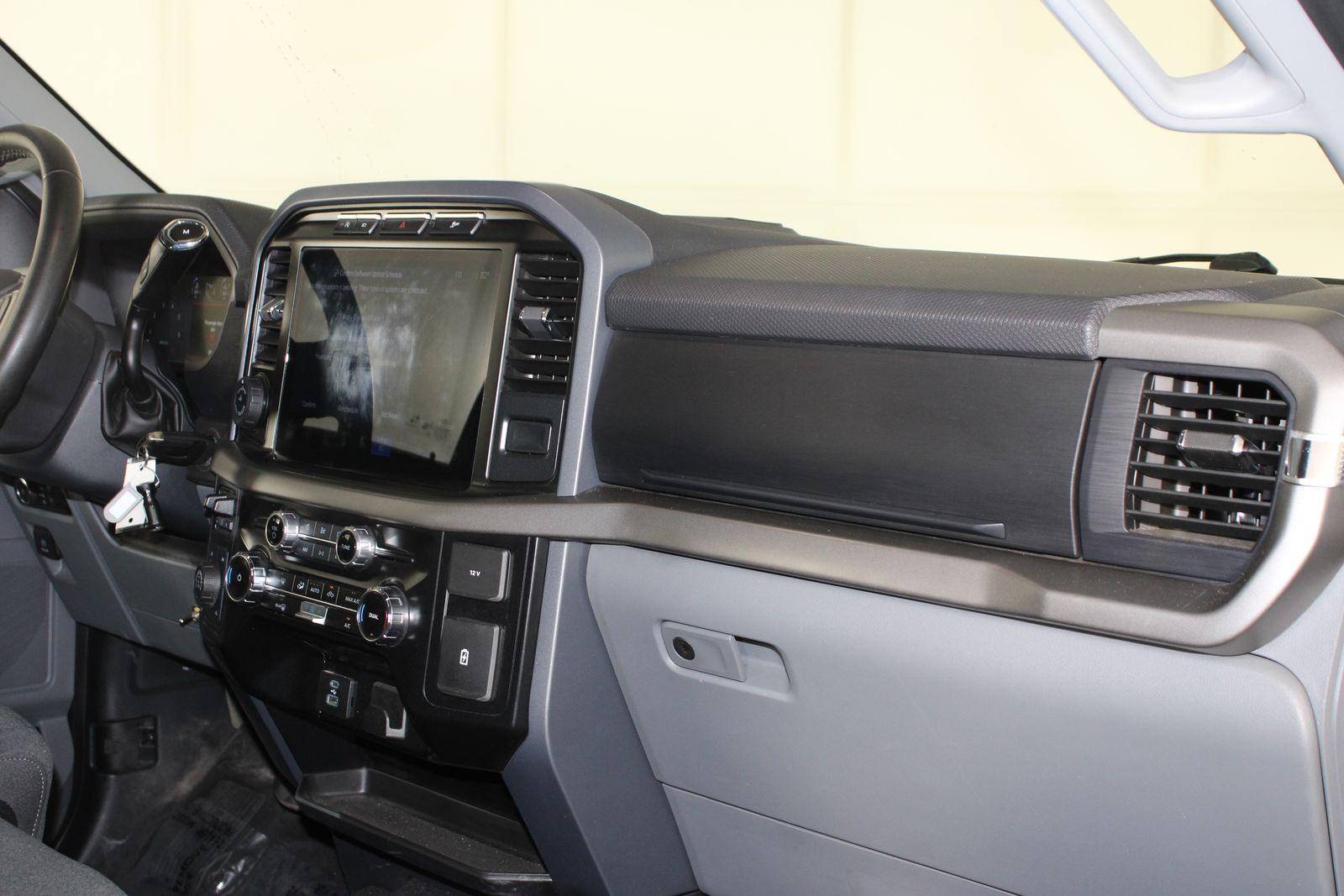 Used 2024  Ford XLT image 14