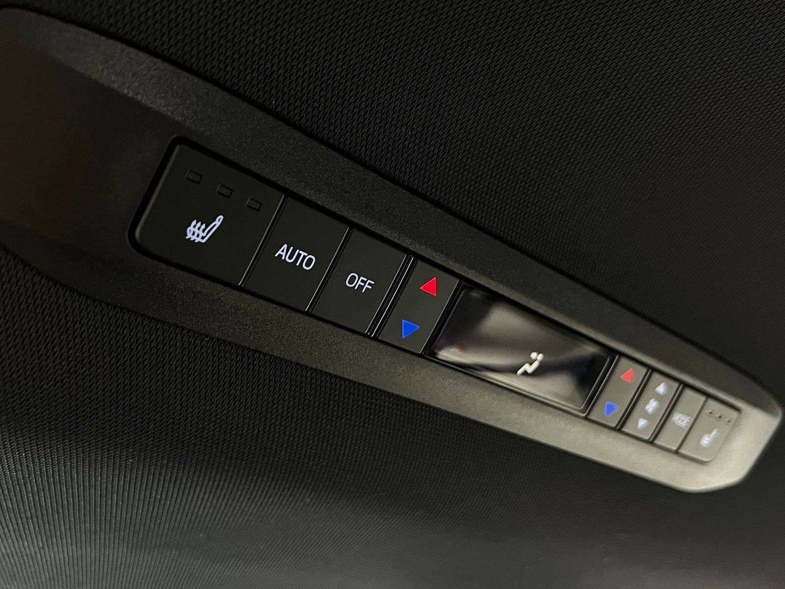 2025 Toyota Sienna Platinum 27