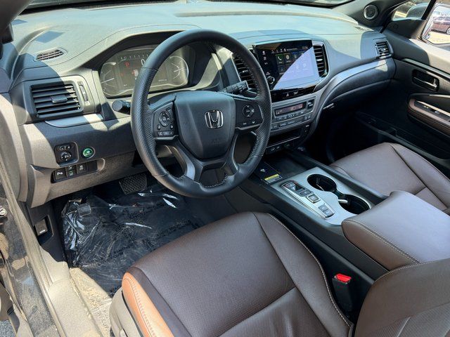 Used 2024 Crystal Black Pearl Honda EX-L image 23