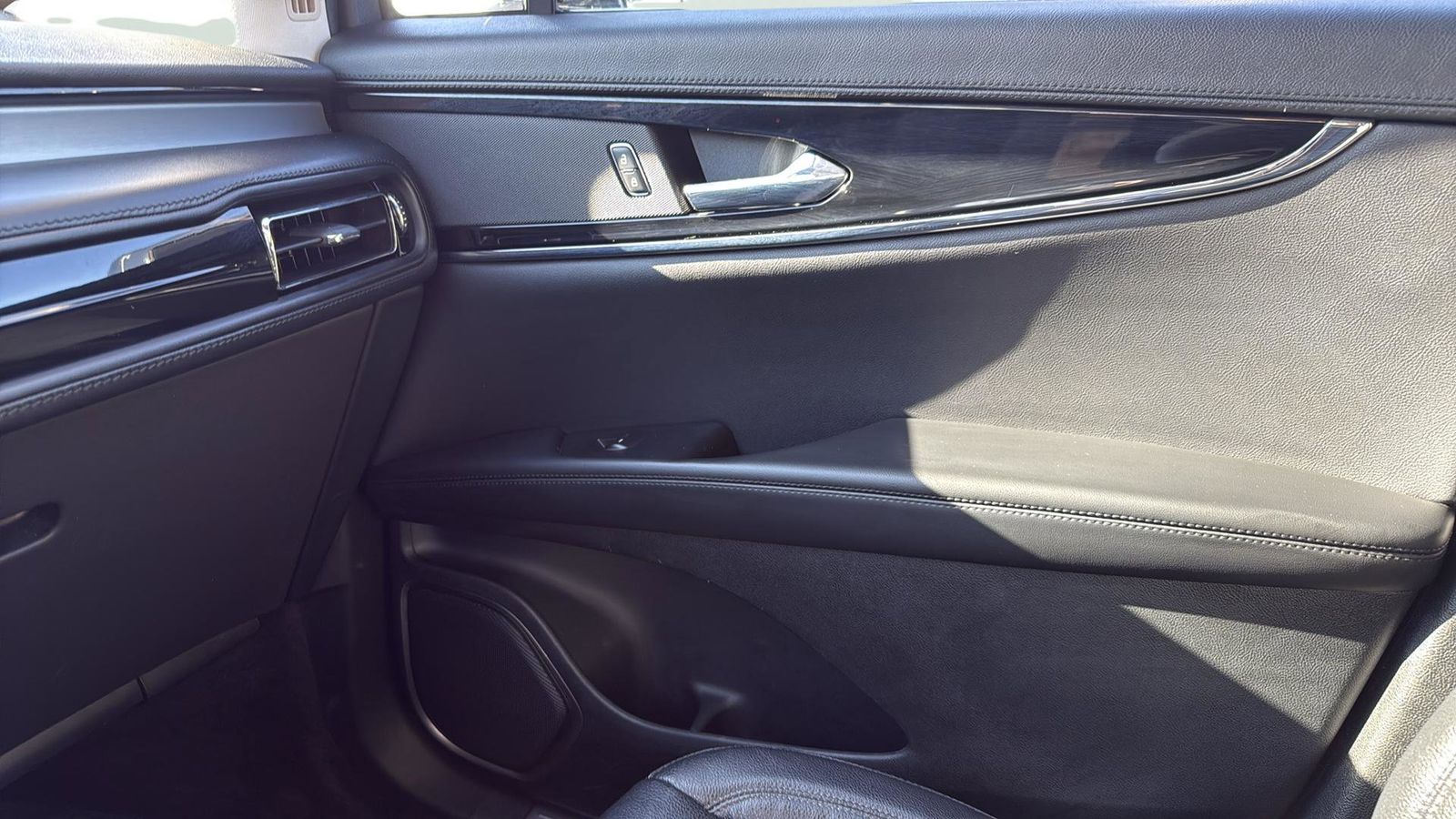 Used Car 2022 Lincoln Nautilus  Standard For Sale Under $35,000 In Austin, Texas