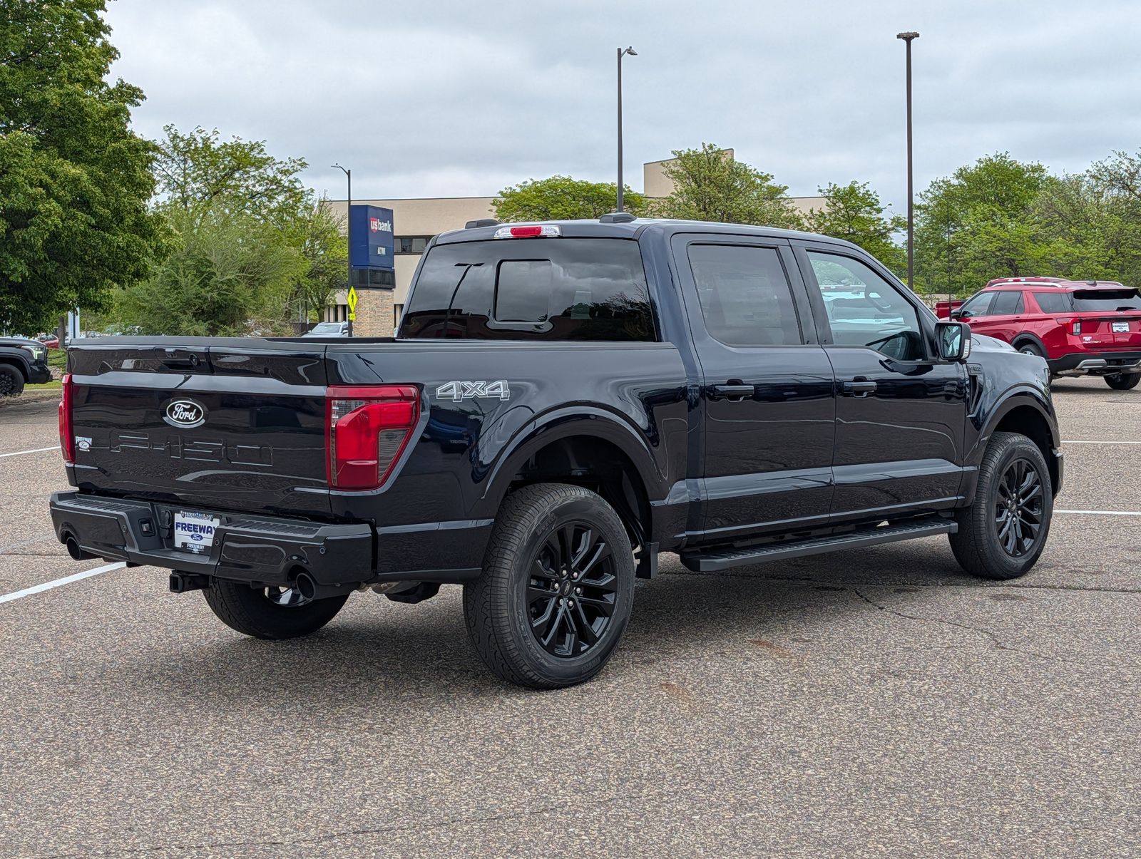 View vehicle photo 3