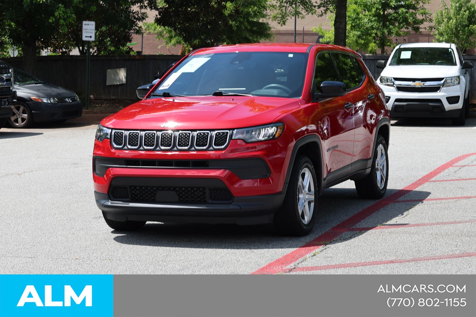 Used 2024  Jeep Sport image 4