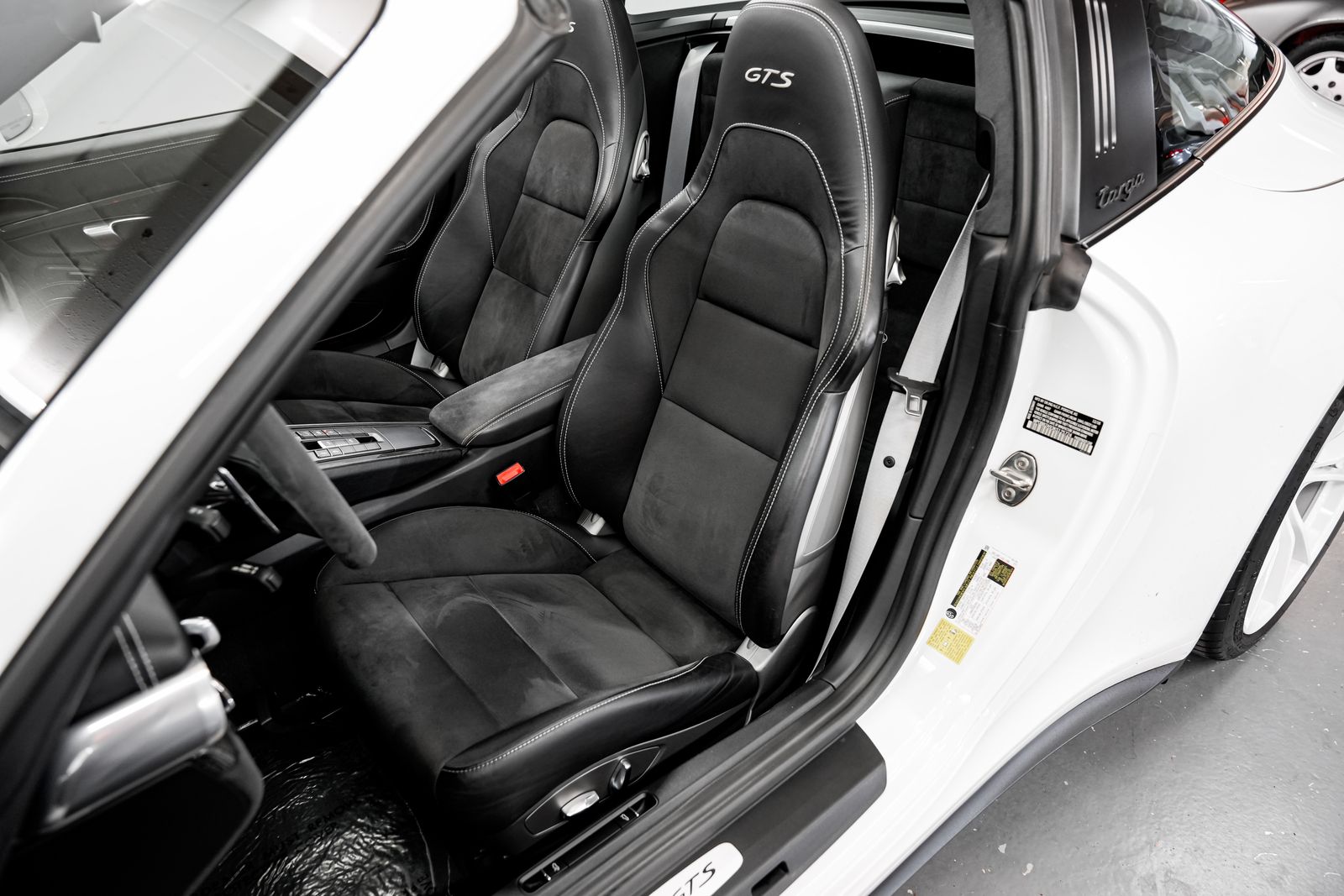 2019 Porsche 911 Targa 4 GTS — photo 21