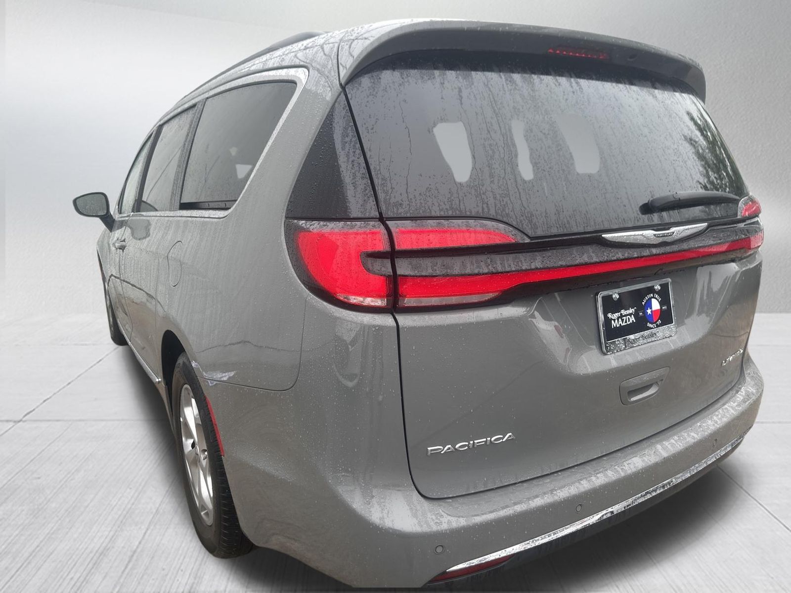 Used Car 2023 Chrysler Pacifica  Limited For Sale Under $30,000 In Austin, Texas