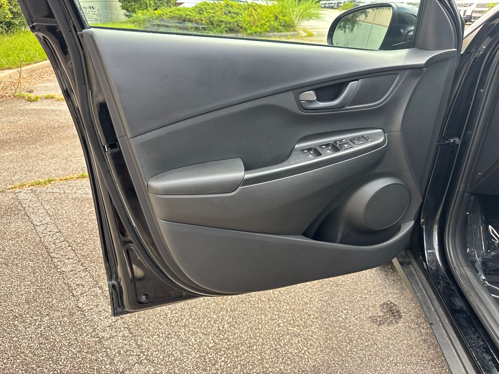Used 2023 Black Hyundai SEL image 10