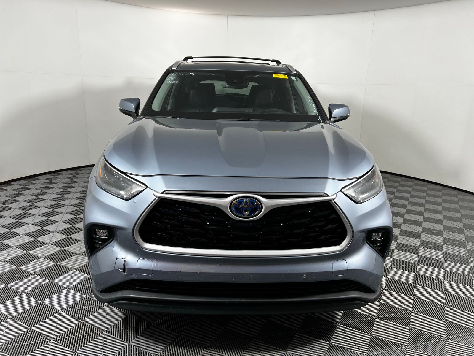 Thumbnail: 2023 Toyota Highlander - 2