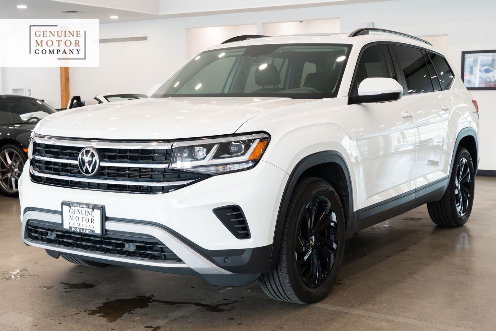 Pure White 2022 Volkswagen Atlas V6 SE 4Motion with Technology SUV / Crossover All-Wheel Drive 8-Speed Automatic