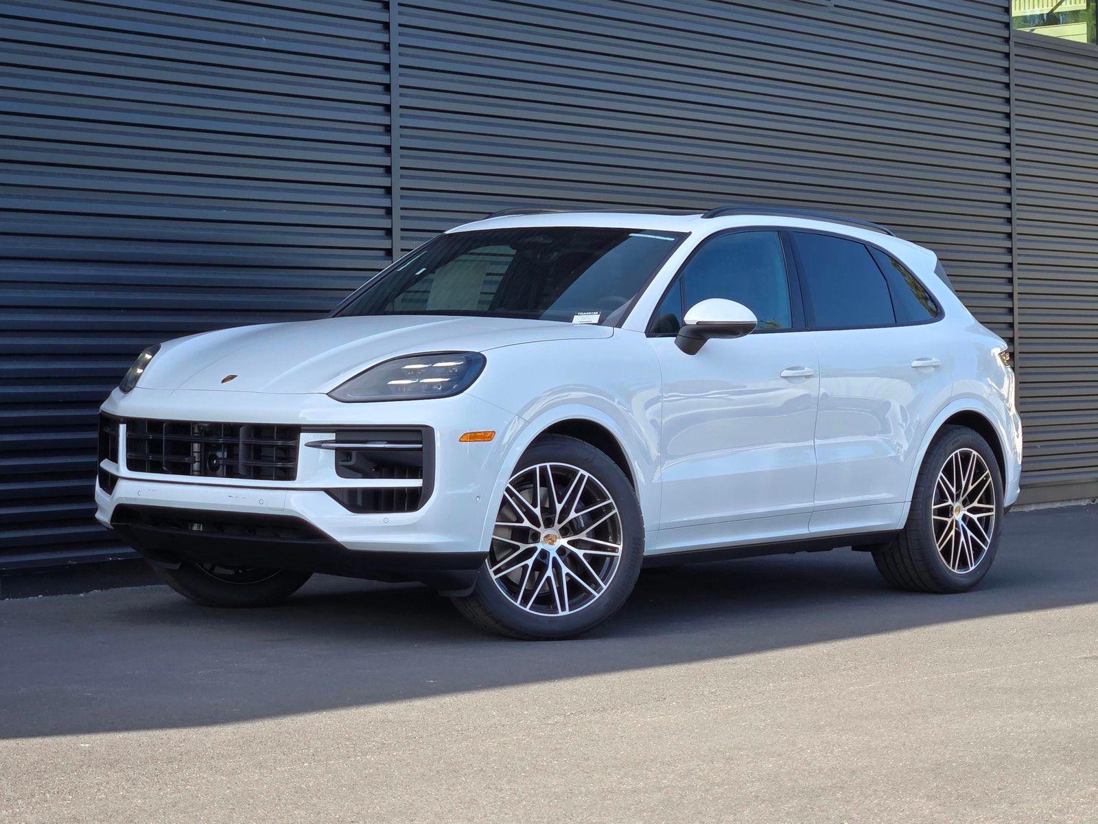 2026 Porsche Cayenne Base — full photo 1 of 27