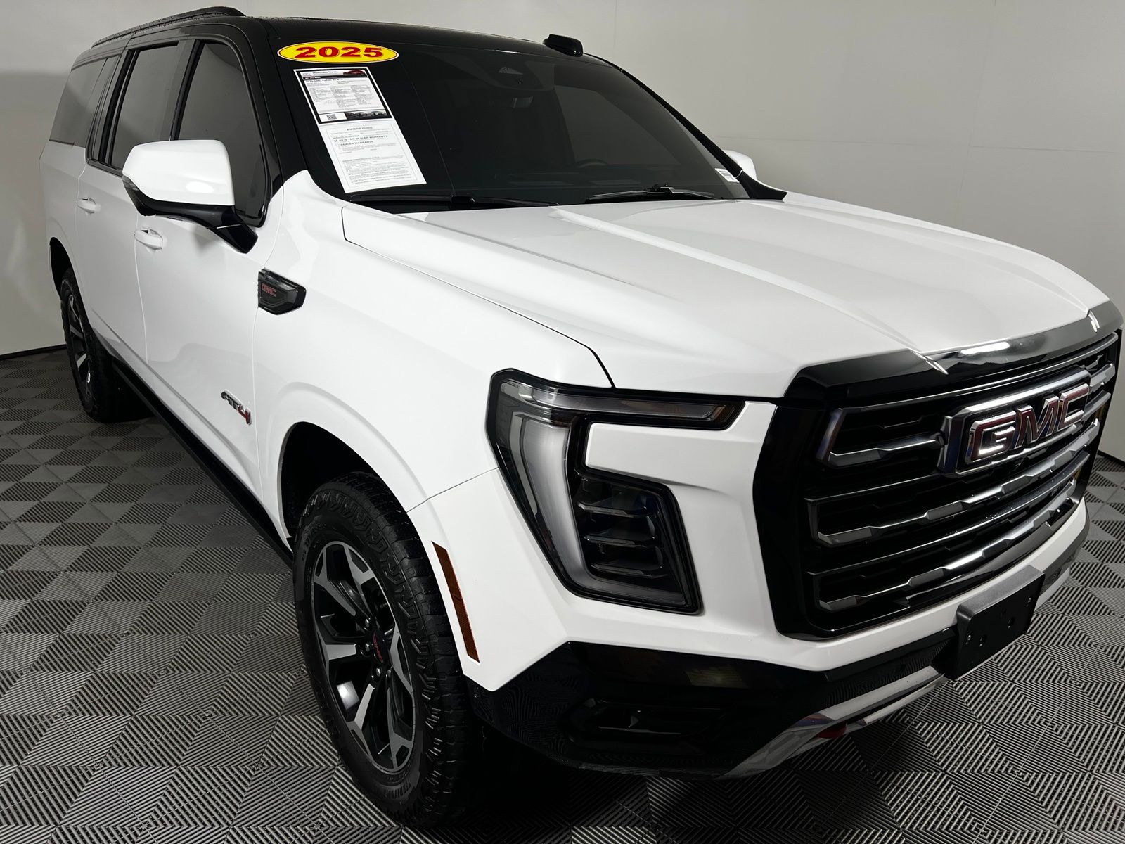 Thumbnail: 2025 GMC Yukon XL - 3