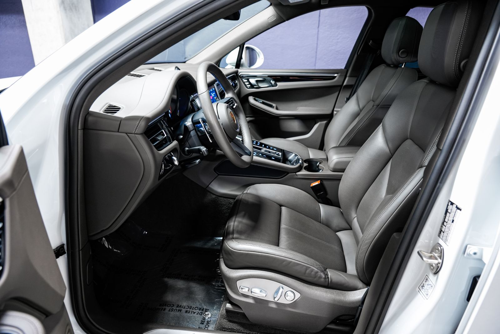 2024 Porsche Macan S — photo 21