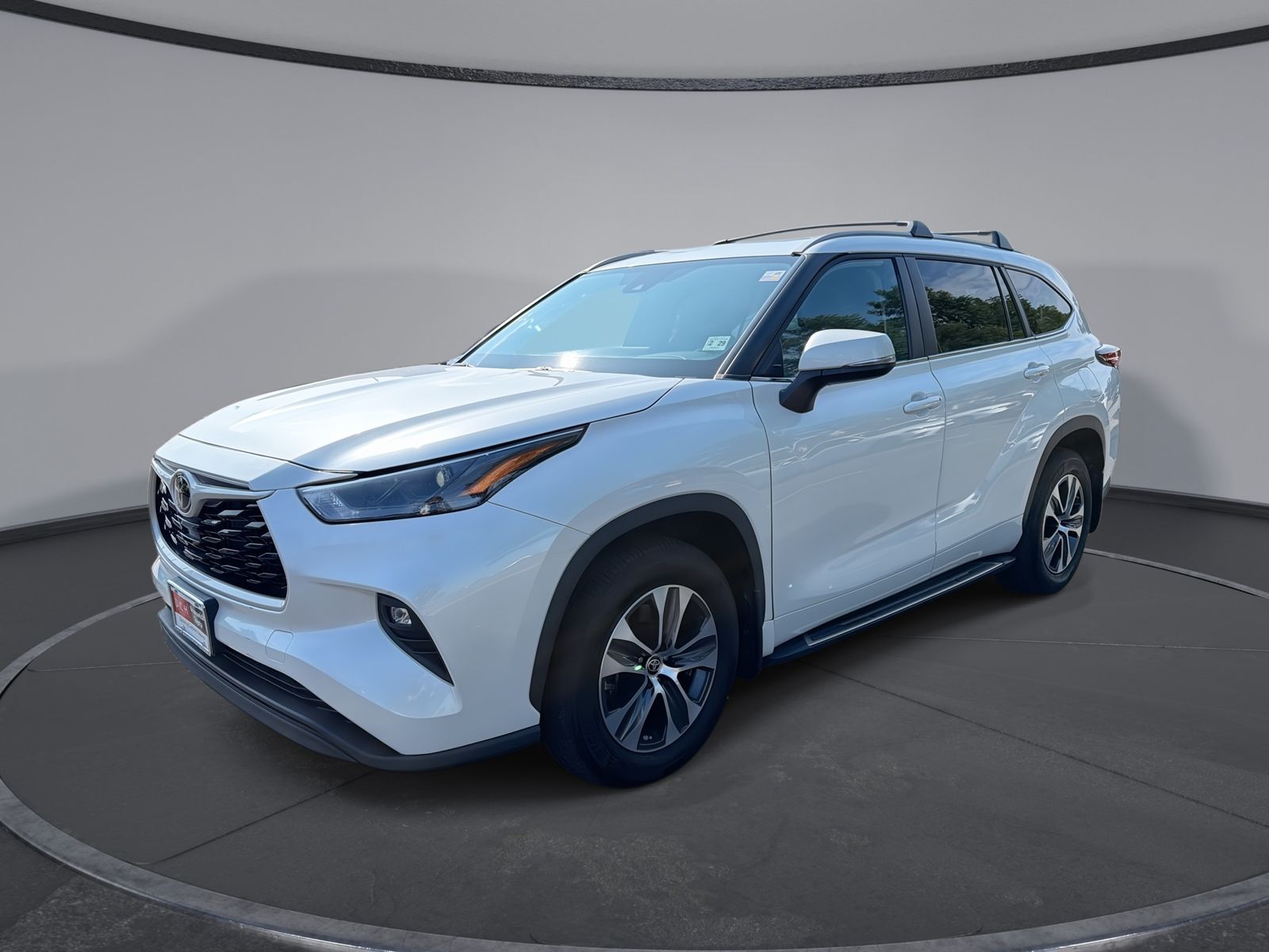 Pearl 2024 Toyota Highlander SUV / Crossover All-Wheel Drive 8-Speed Automatic