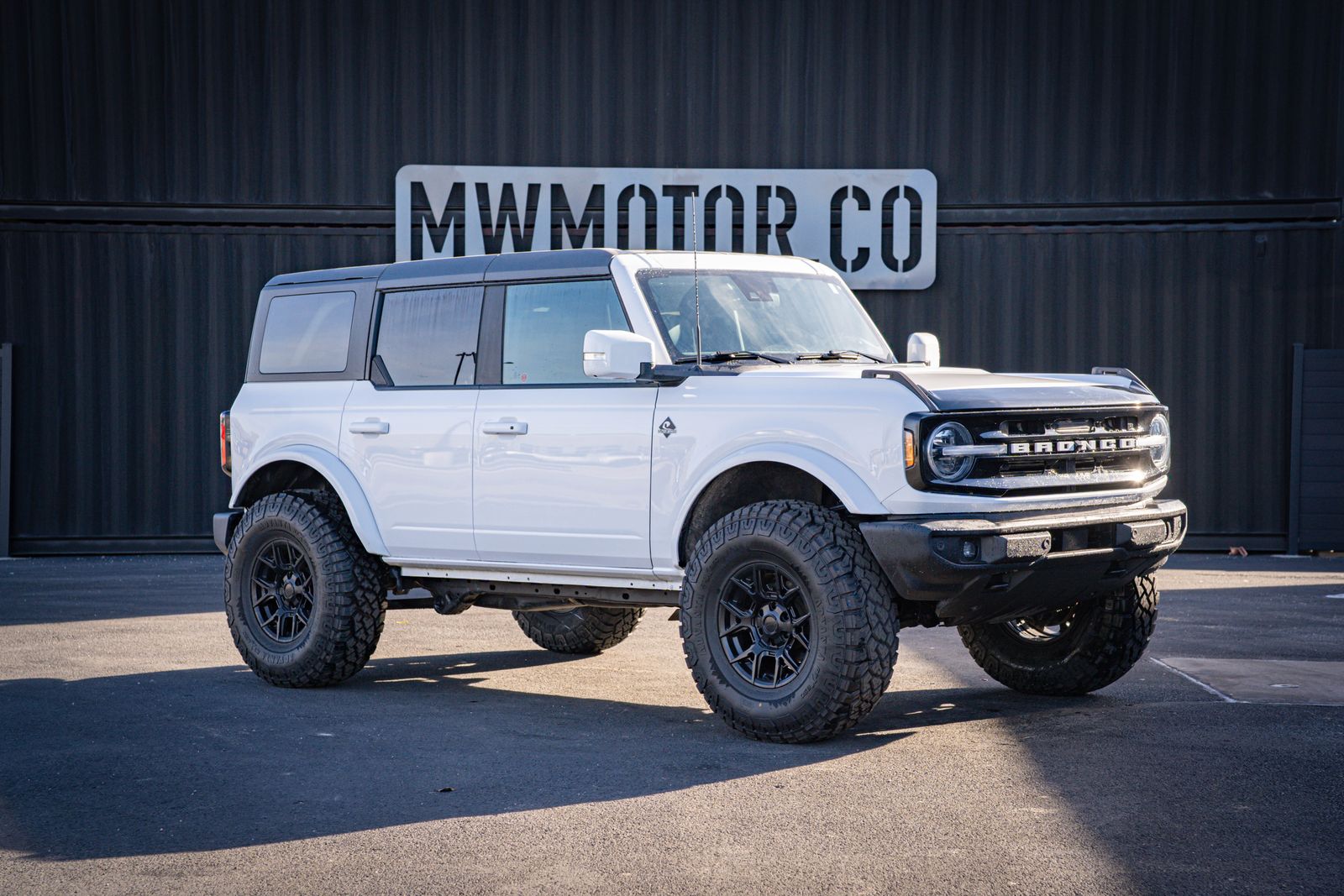 2024 Ford Bronco Outer Banks 4WD 4-door's photo