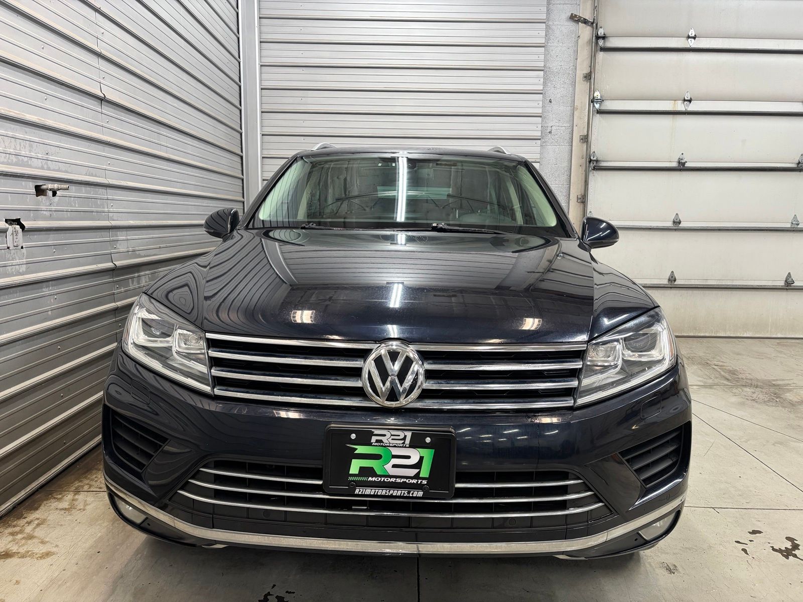 2015 Volkswagen Touareg V6 Lux - Image 2