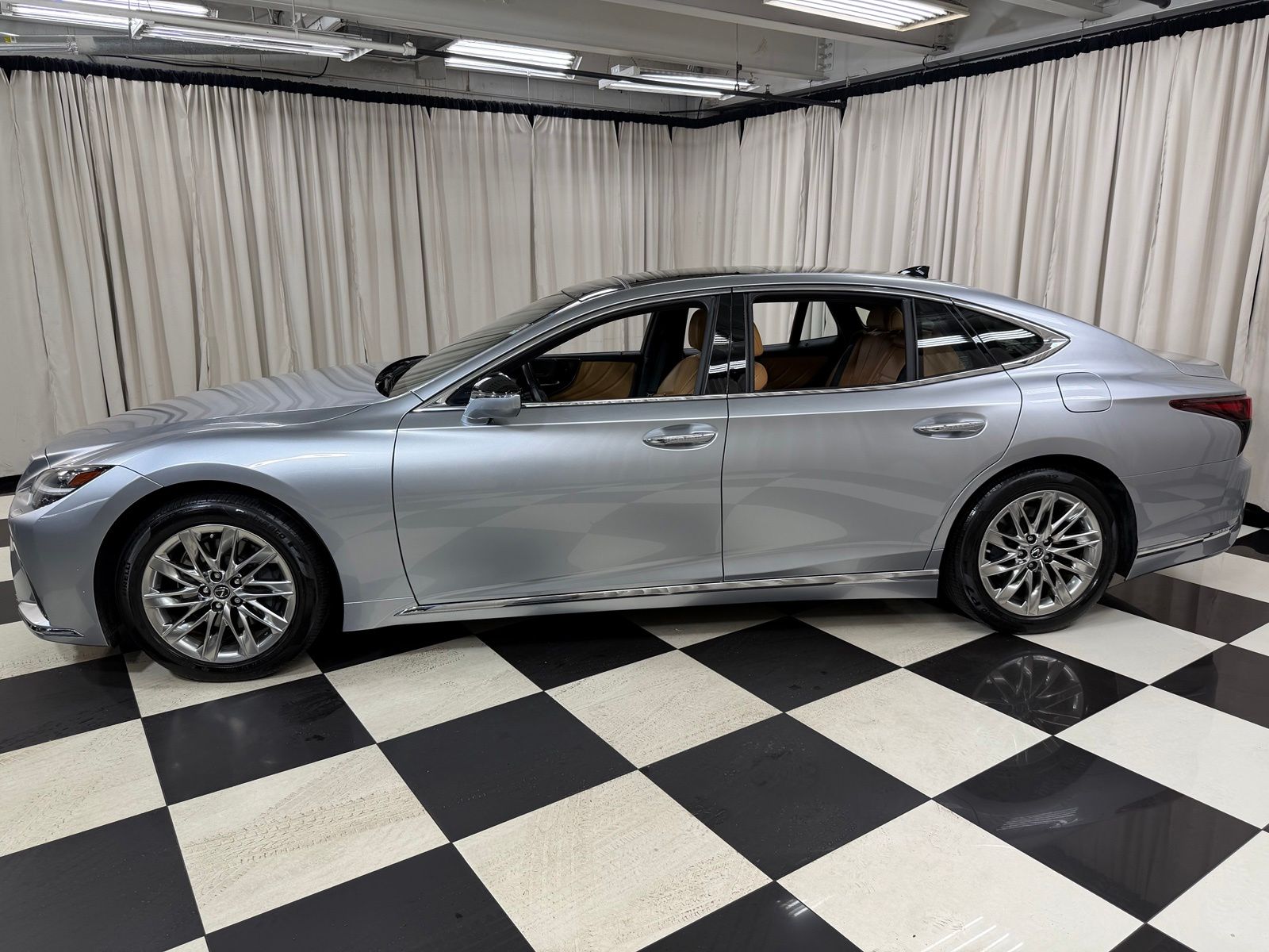 Used 2021 Silver Lexus 500 AWD image 4