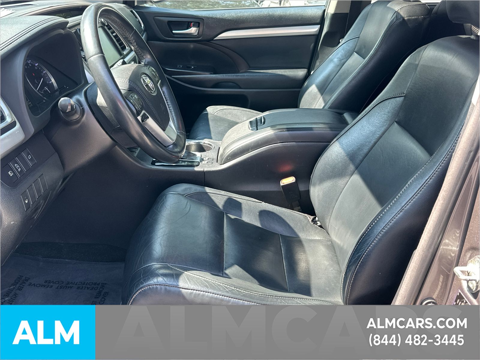 Used 2018 Gray Toyota XLE image 10