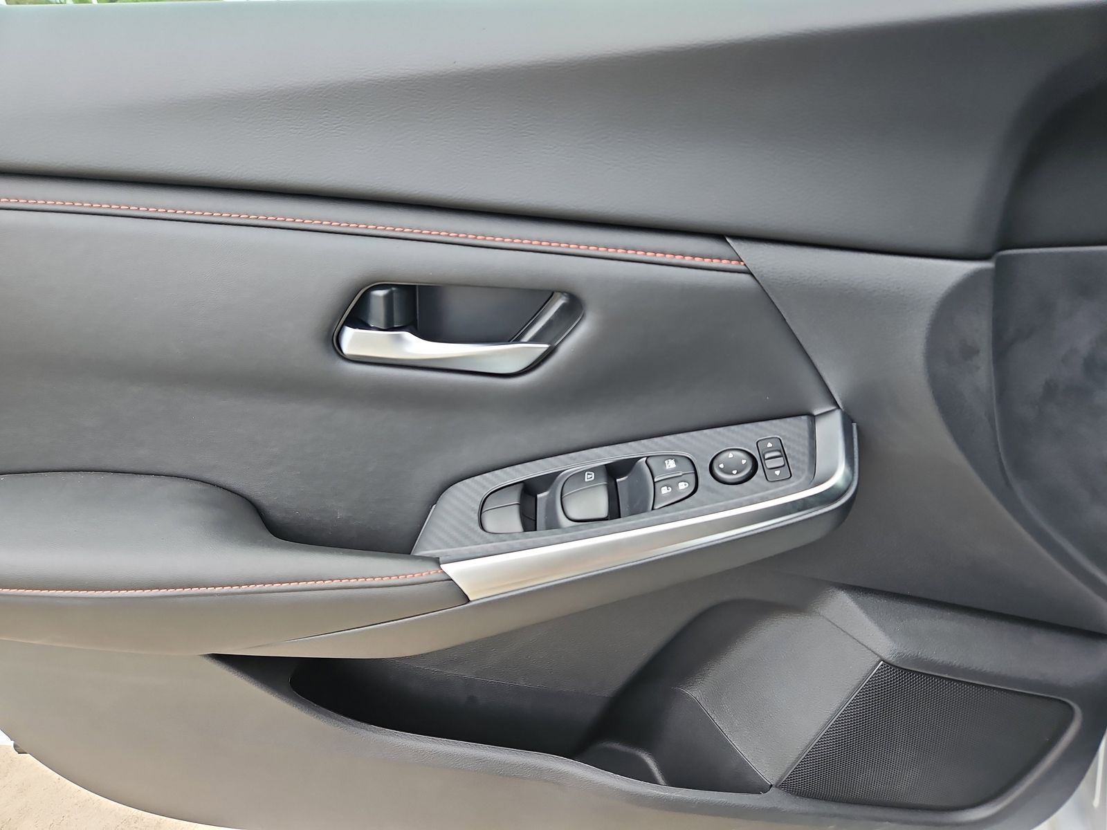 2025 Nissan Sentra SR - 8