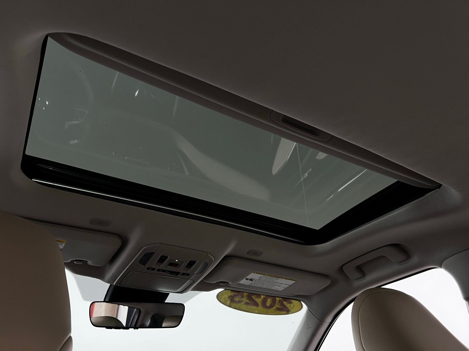 Thumbnail: 2025 Toyota Highlander - 27